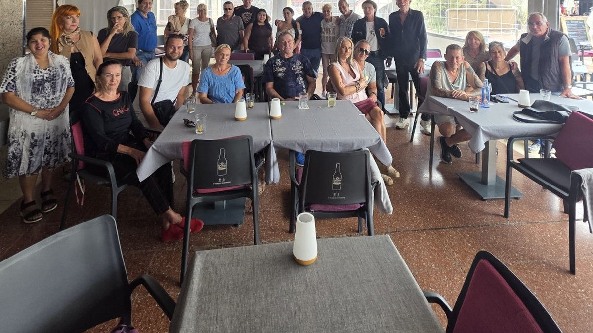 Versammlung der Asociación de Empresarios C.C. Cita auf der Terrasse — 30. April 2026