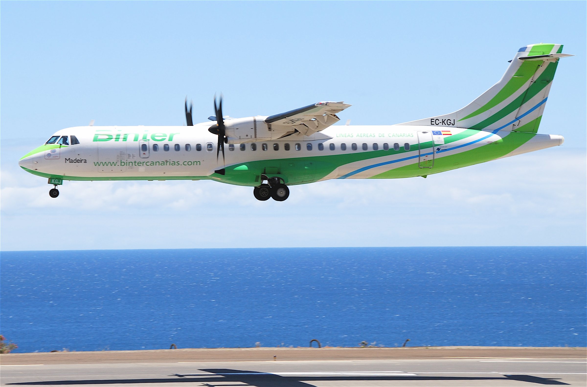 File photo: EC-EUJ 2 ATR.72-202 Binter Canarias LPA 10MAR03