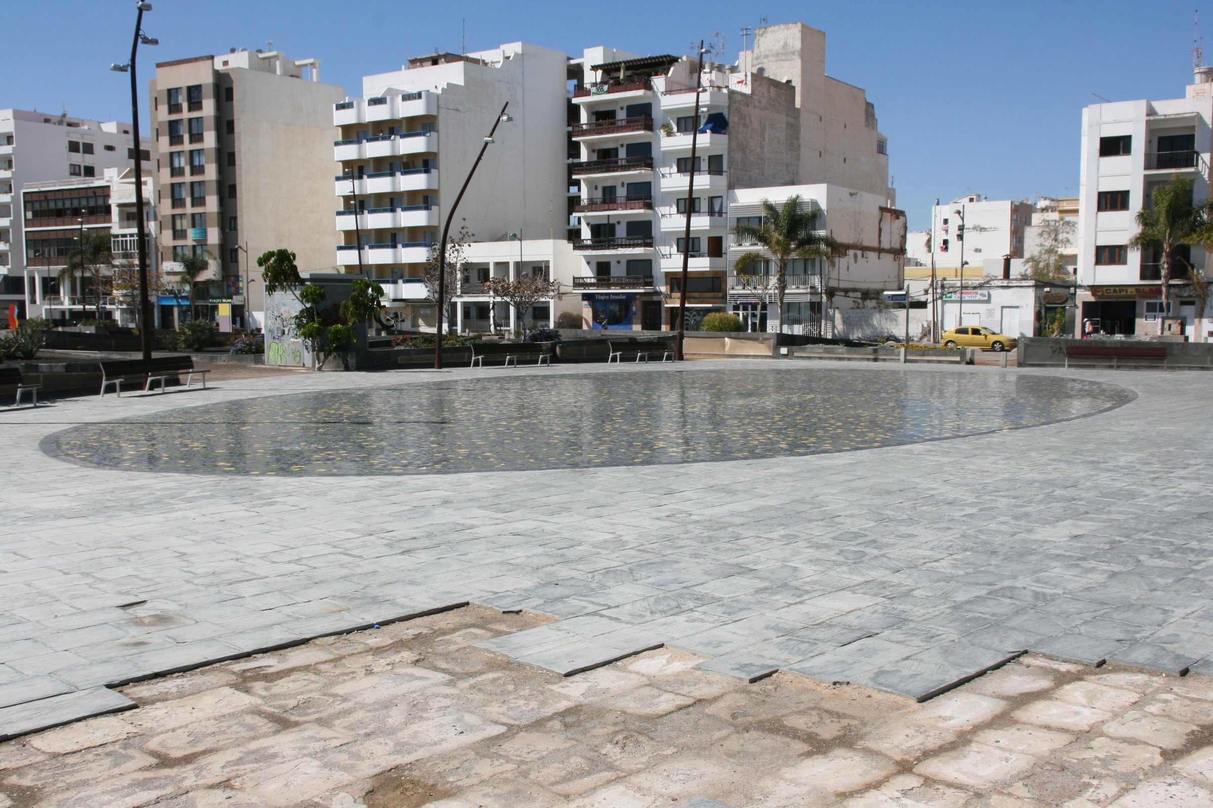 Immagine d'archivio: Arrecife - Avenida Doctor Rafael Gonzáles - Parque Islas Canarias 19 ies