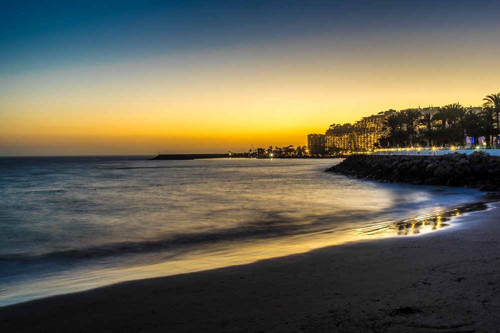 Piscina infinity dell'El Perchel Beach Club vista oceano a Gran Canaria