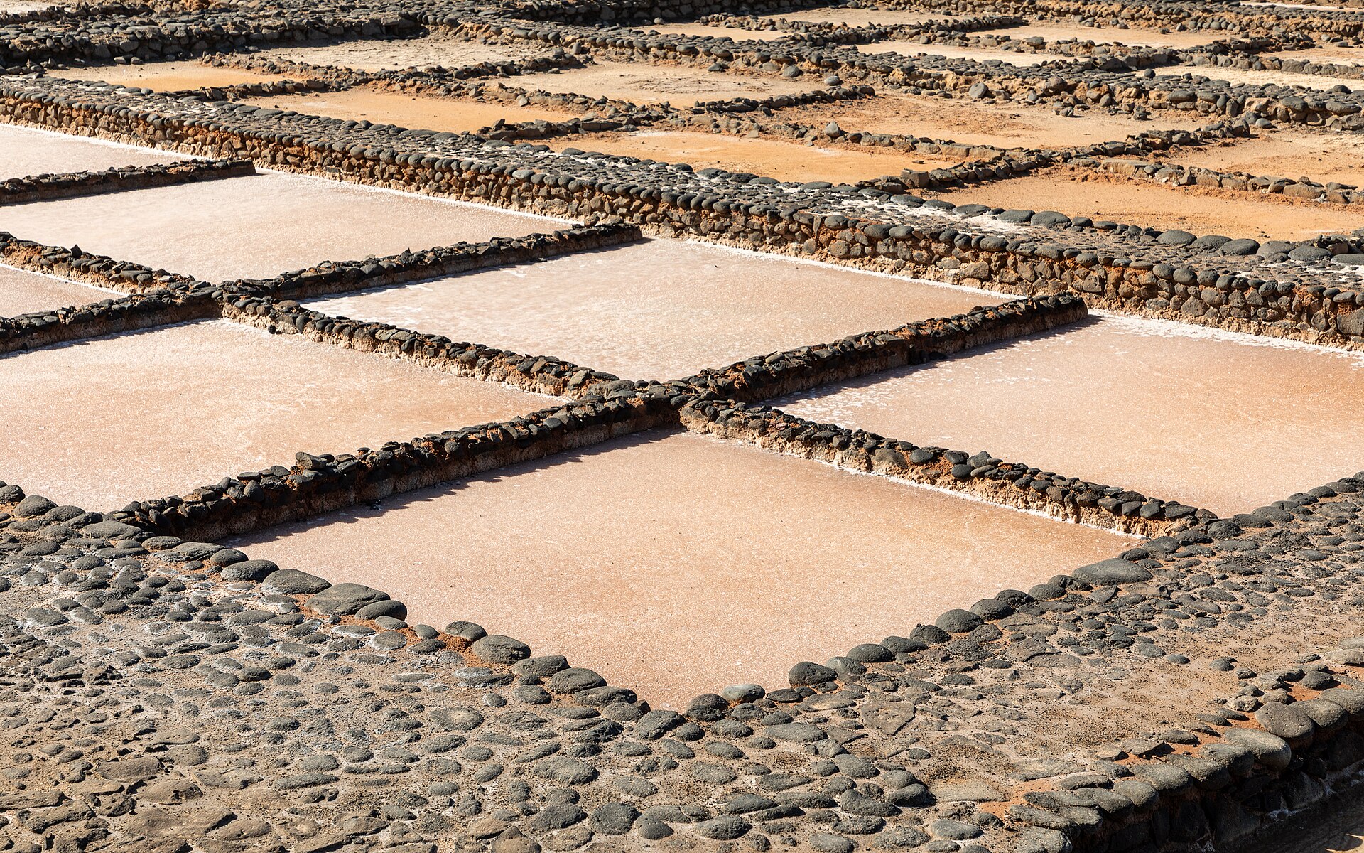 Imagen de archivo: Antigua (Fuerteventura, Spain), Museo de las Salinas del Carmen, Kristallisierungsbecken -- 2025
