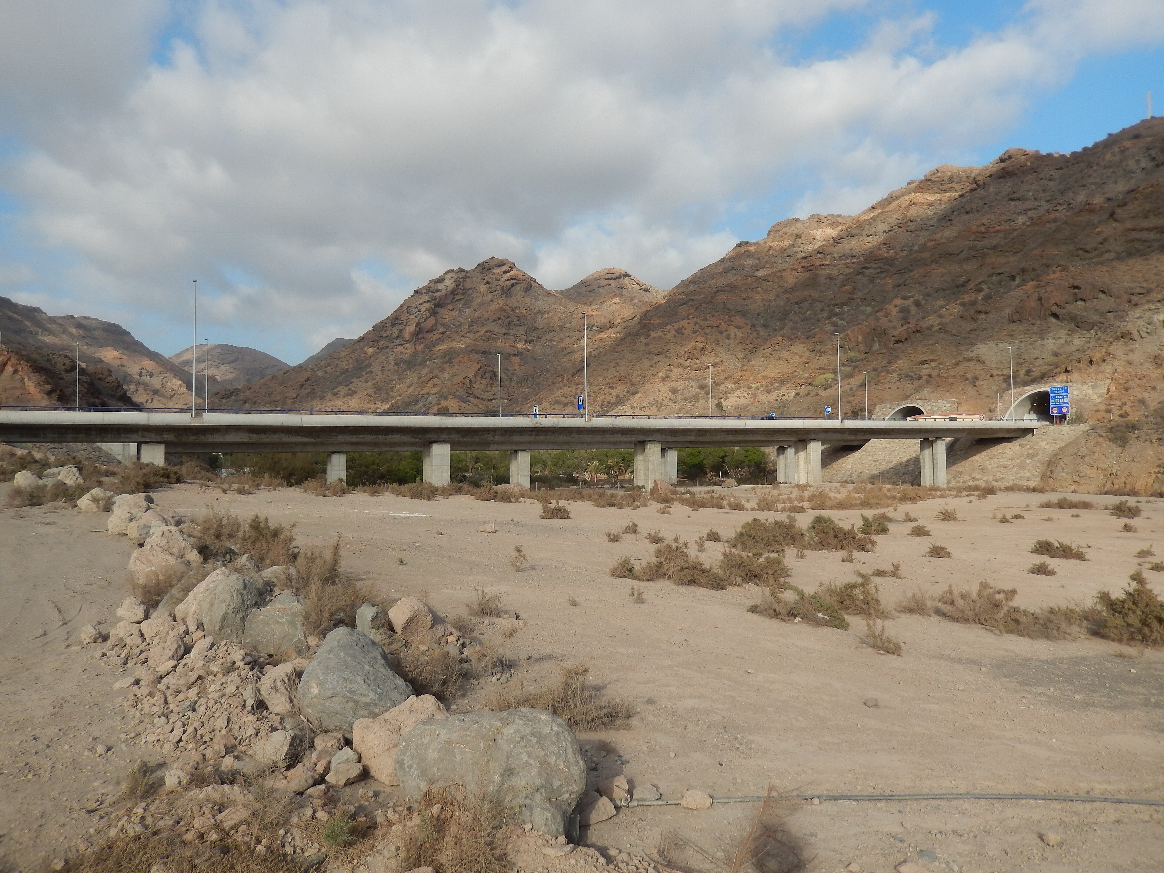 Imagen de archivo: la autopista GC-1 en Gran Canaria