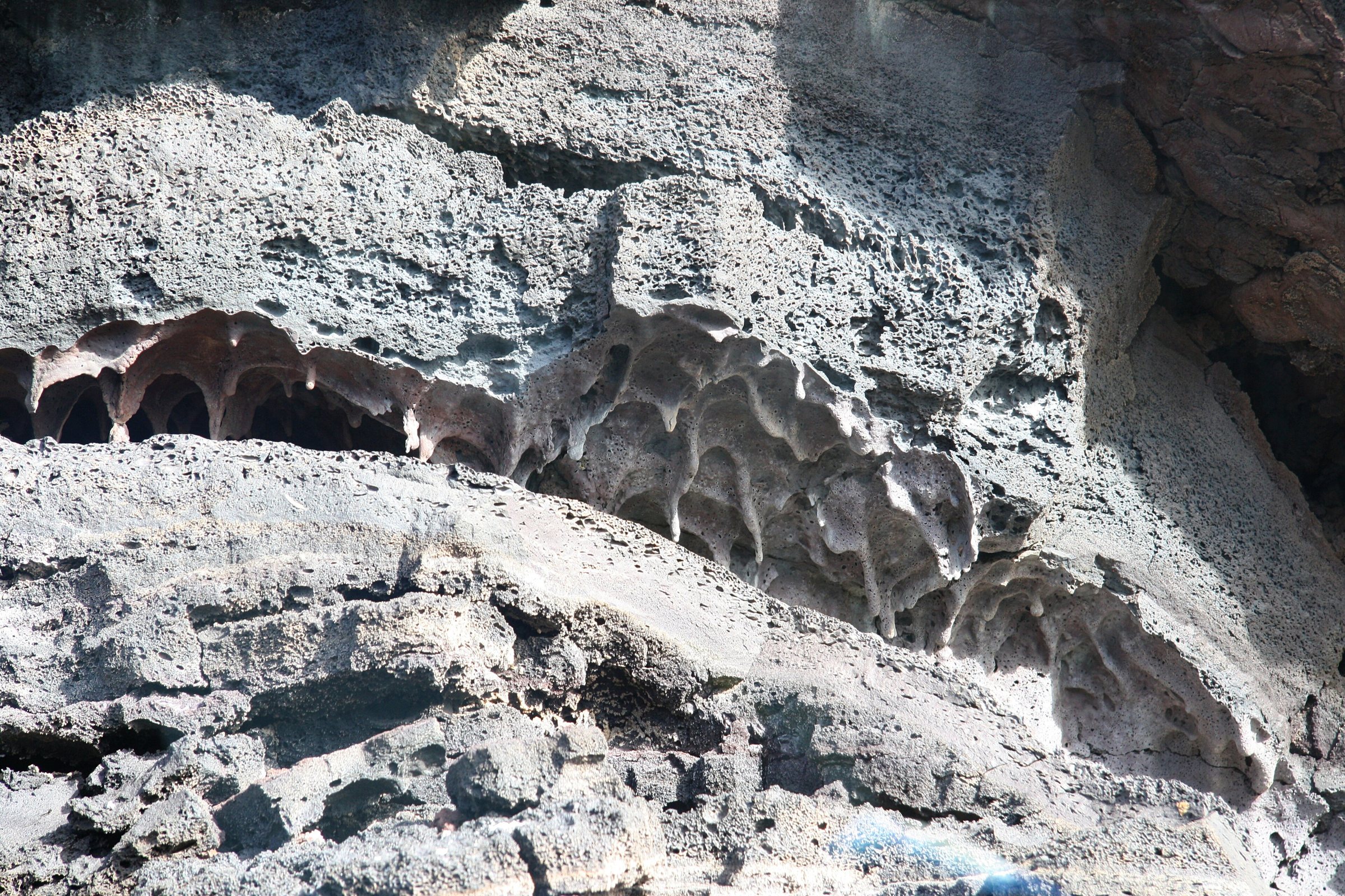 Symbolbild: Stalaktiten aus erstarrter Schmelze, Timanfaya-Nationalpark