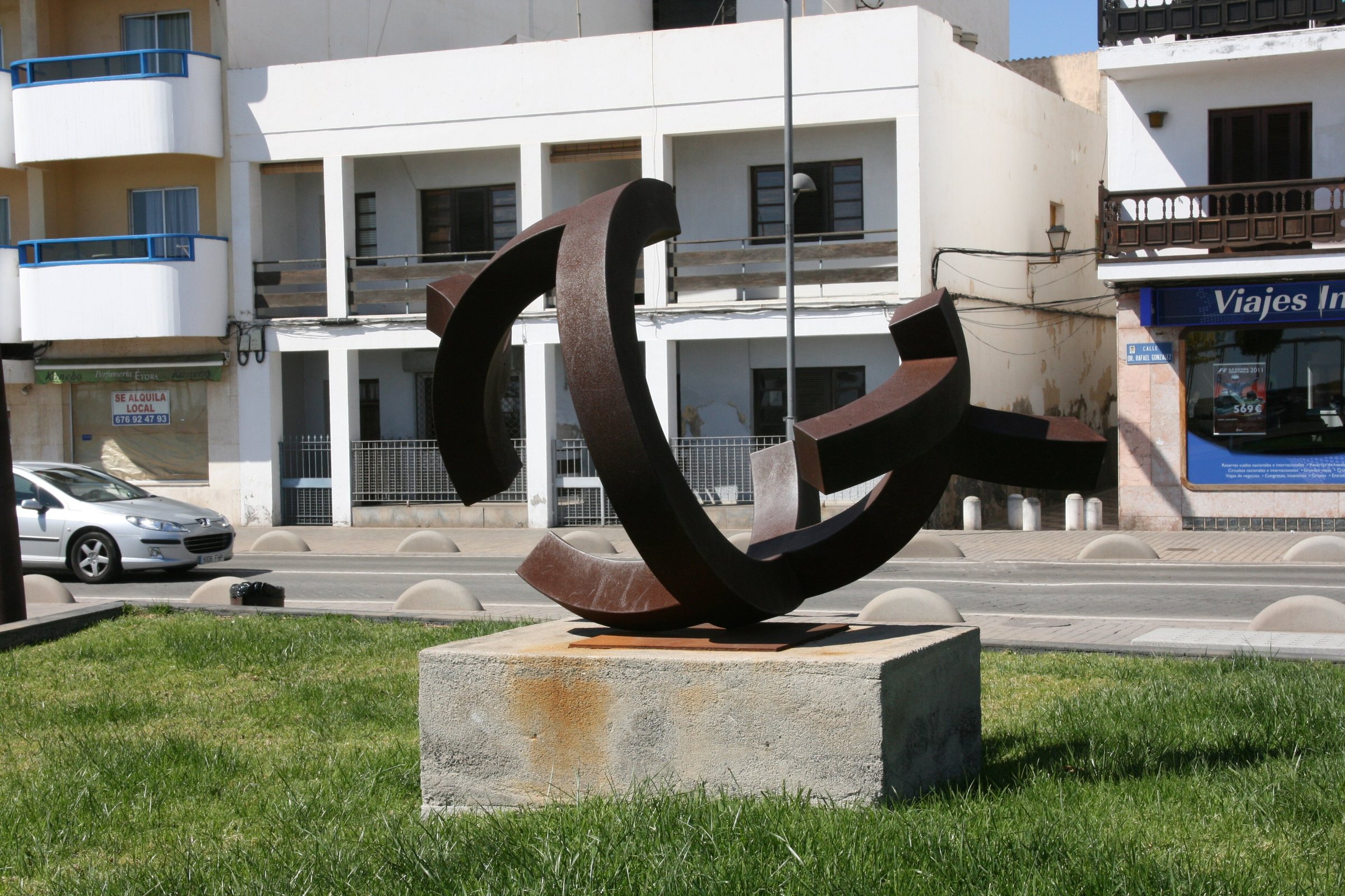 Immagine d'archivio: Arrecife - Avenida Doctor Rafael Gonzáles - Parque Islas Canarias 13 ies