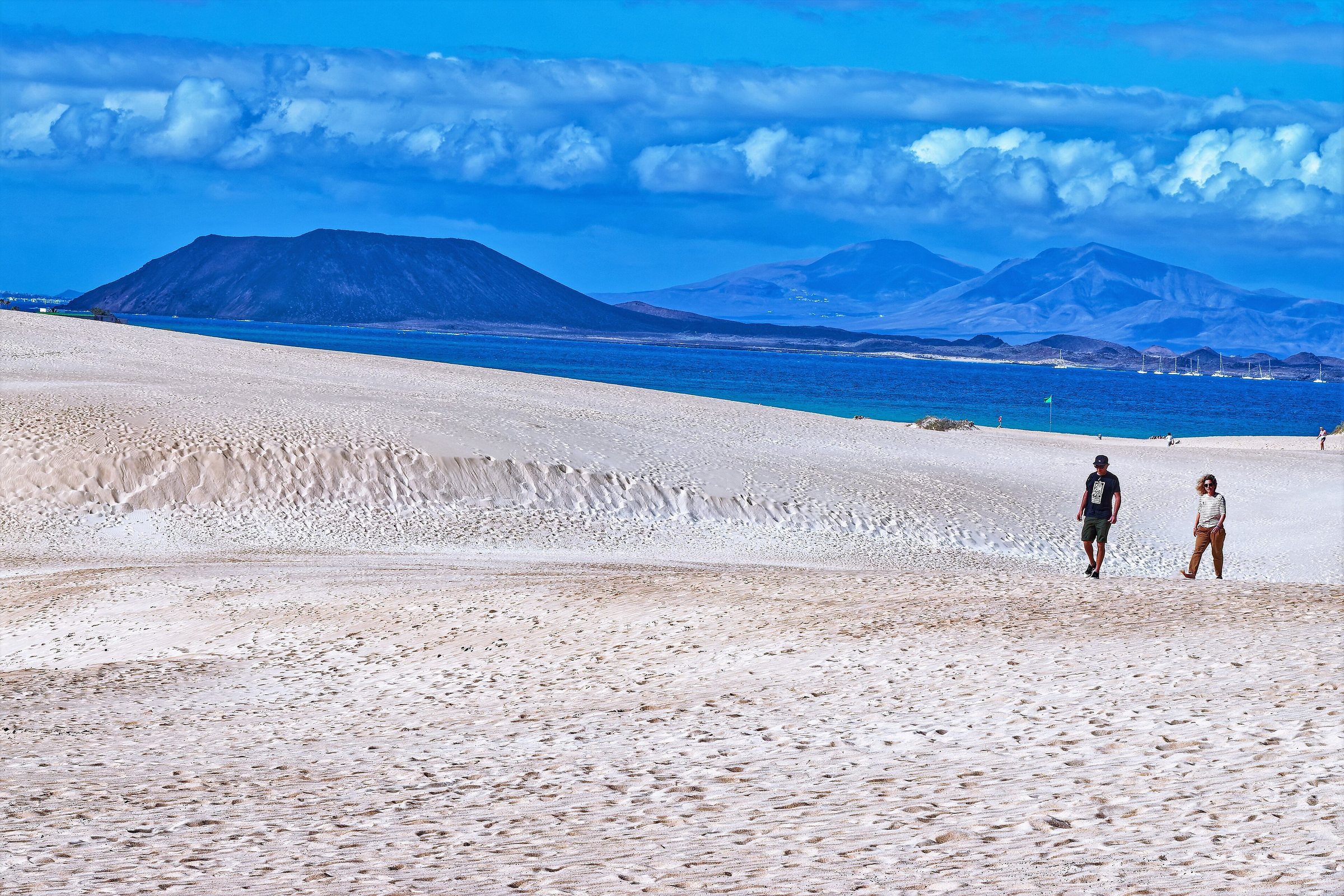 Immagine d'archivio: + Corralejo liegt gegenüber der Insel Lobos