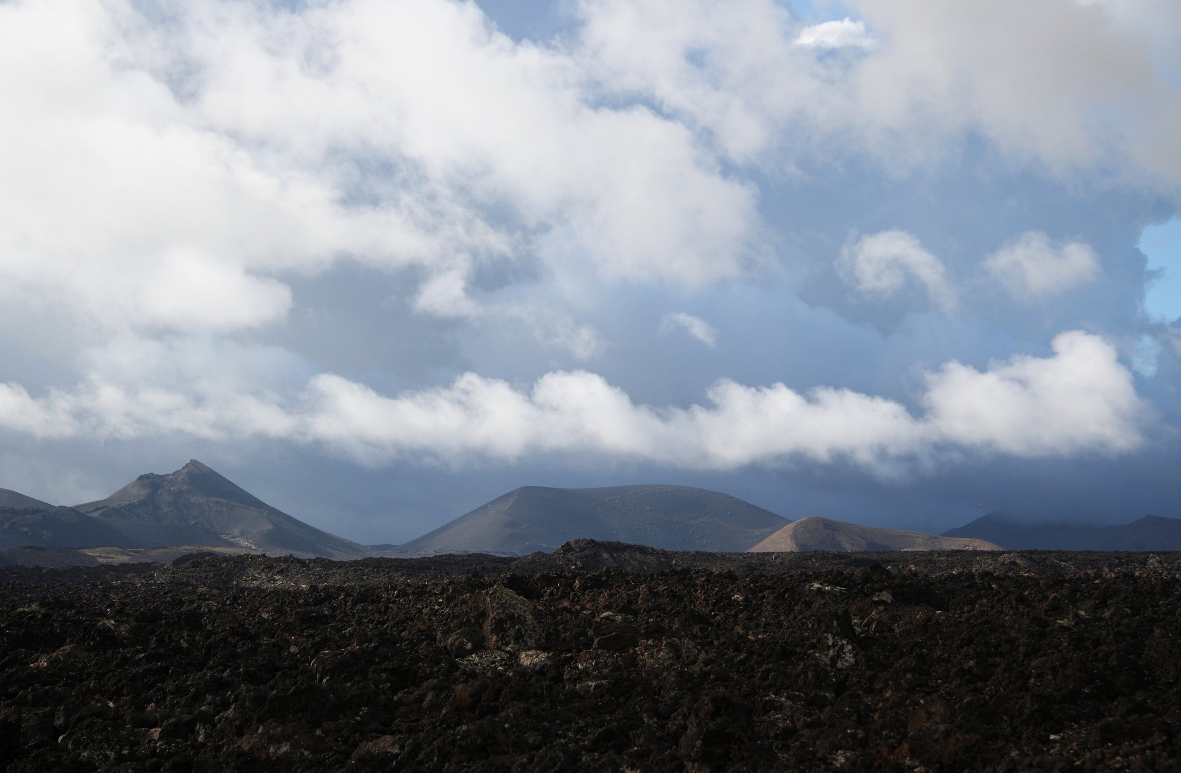 Immagine d'archivio: Dramatische Wolken über dramatischer Landschaft, Lanzarote II
