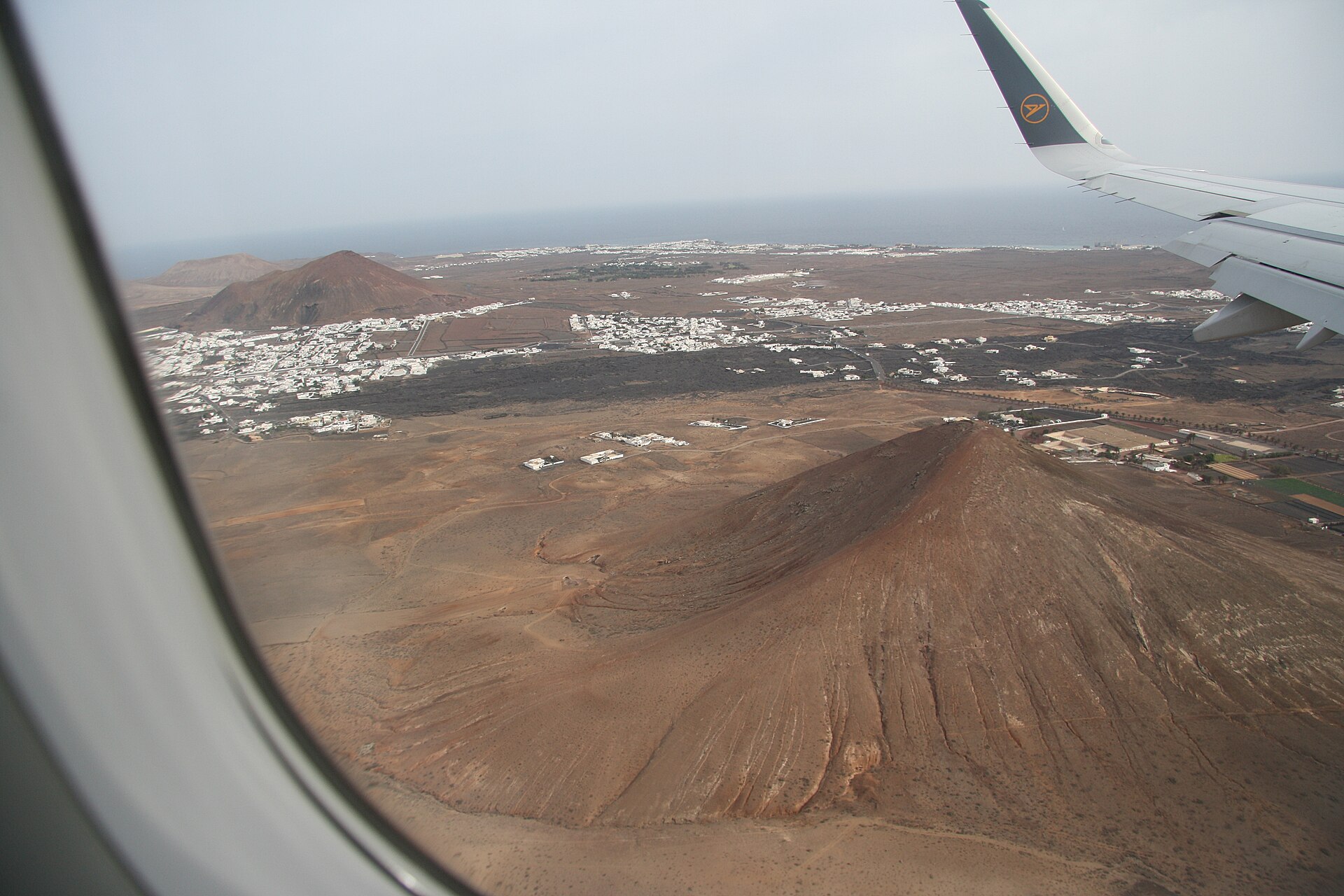 File photo: Landeanflug auf Lanzarote IV