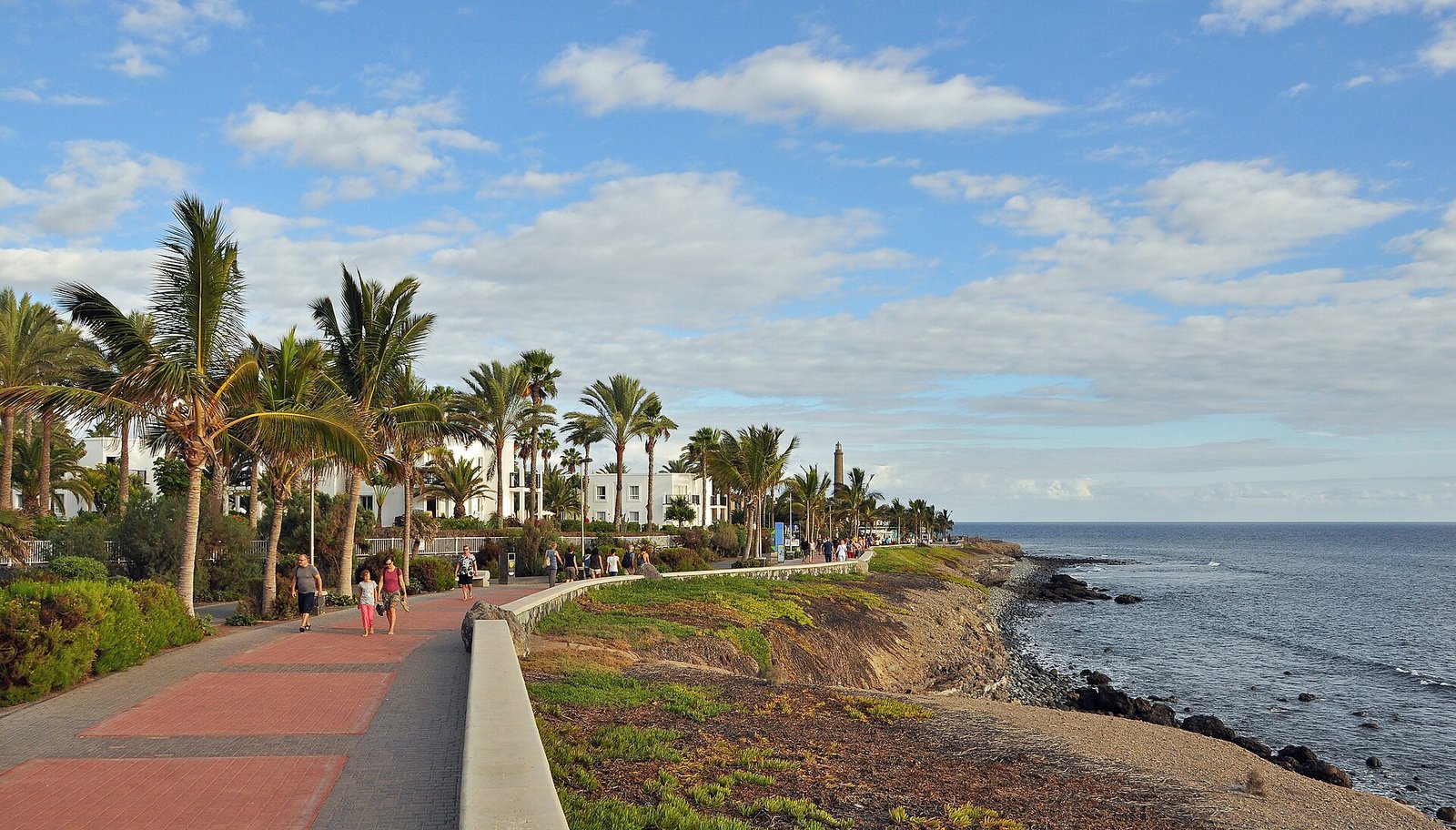 Paseo de Meloneras promenade with resorts in Maspalomas