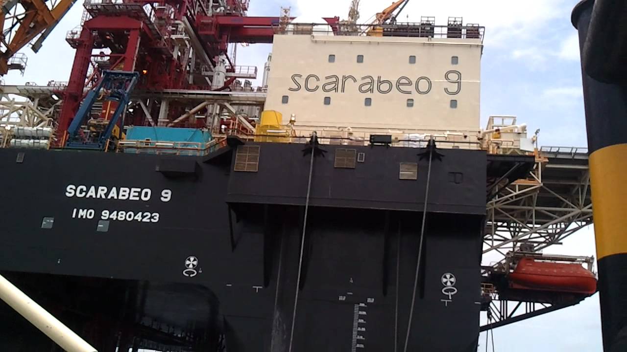 Plataforma de perforación de aguas ultraprofundas Scarabeo 9 en el puerto de Las Palmas