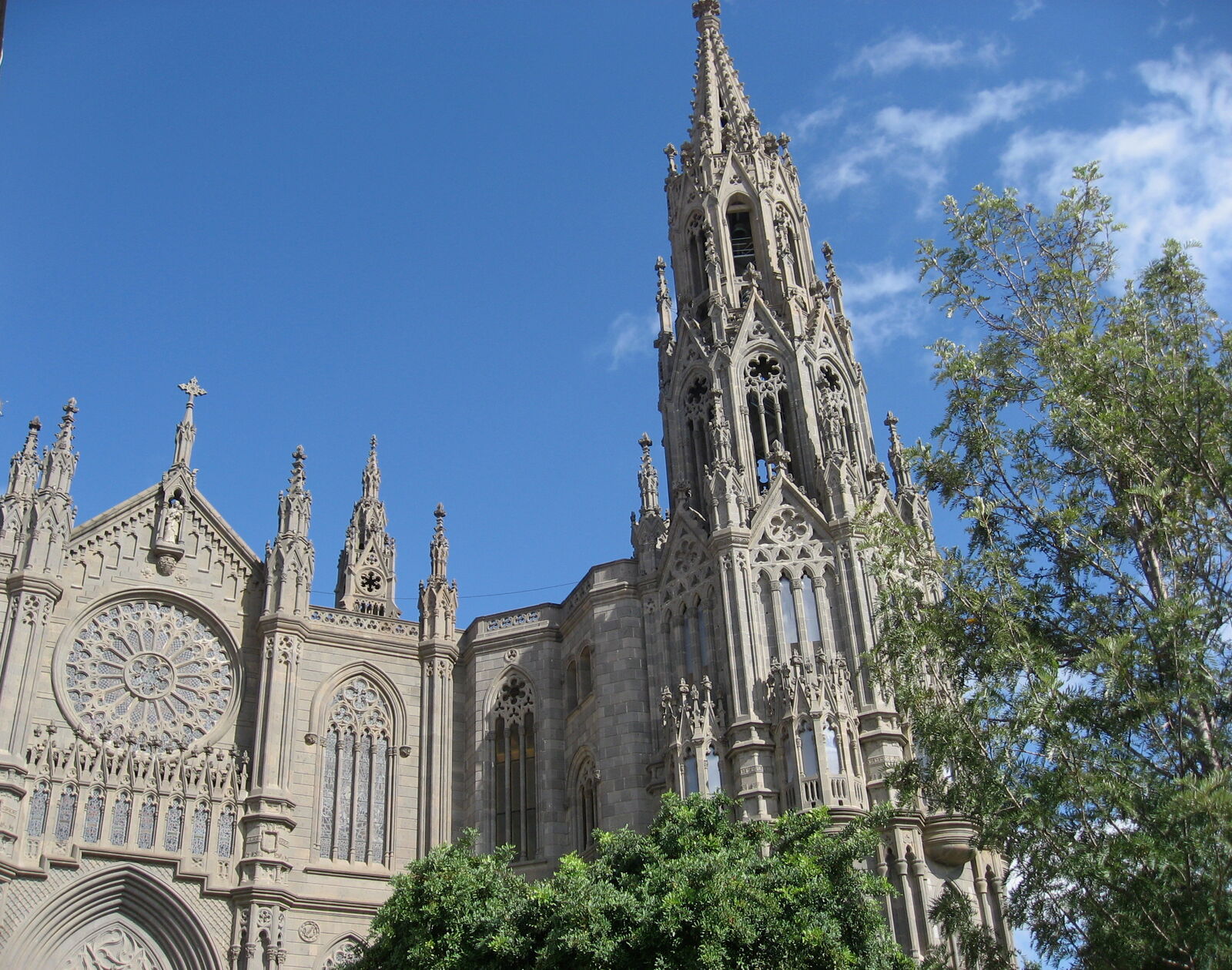 Historische Altstadt von Arucas, Gran Canaria — Stadtführer Legado en piedra 2026