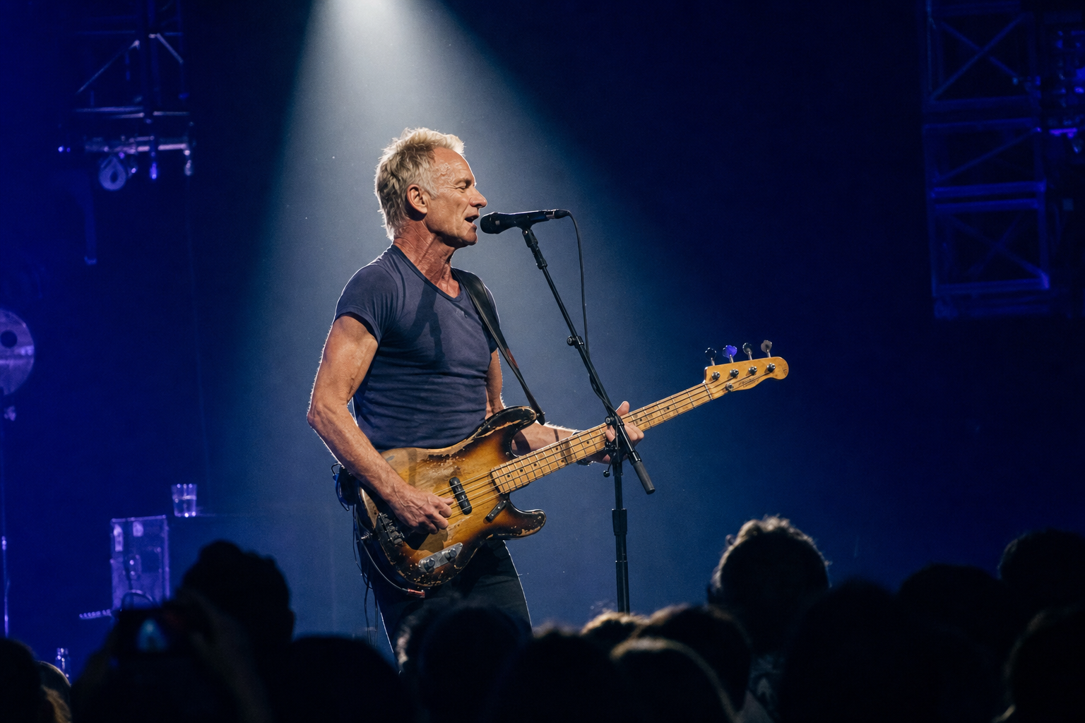 Konzert-Poster für Sting im Gran Canaria Arena am 9. Juli 2026 mit grossem STING-Schriftzug, den Klassikern Roxanne, Englishman in New York, Fields of Gold und Shape of My Heart, sowie einer Timeline der Spanien-Tour mit Gran Canaria, Tenerife, Chiclana, Fuengirola, Granada, Figueira da Foz und Sevilla