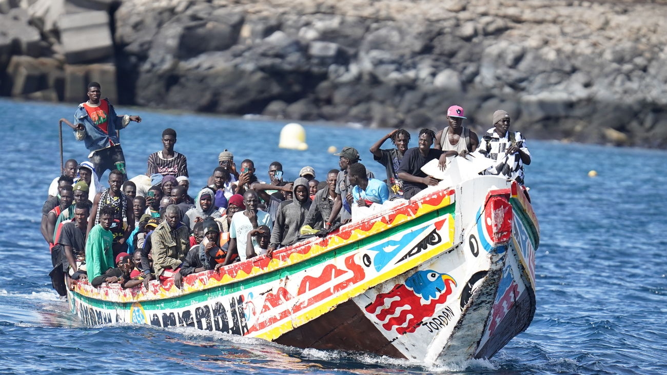 Cayucos en el Atlántico abierto — la ruta migratoria más letal del mundo