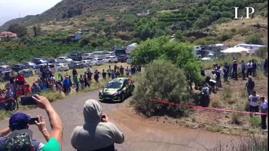 Rally Islas Canarias en Gran Canaria — coche en acción