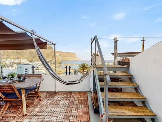 Property market Gran Canaria — residential complexes on the south coast